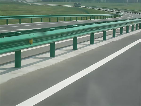 贵州高速护栏板守护安全广泛应用于多个行业